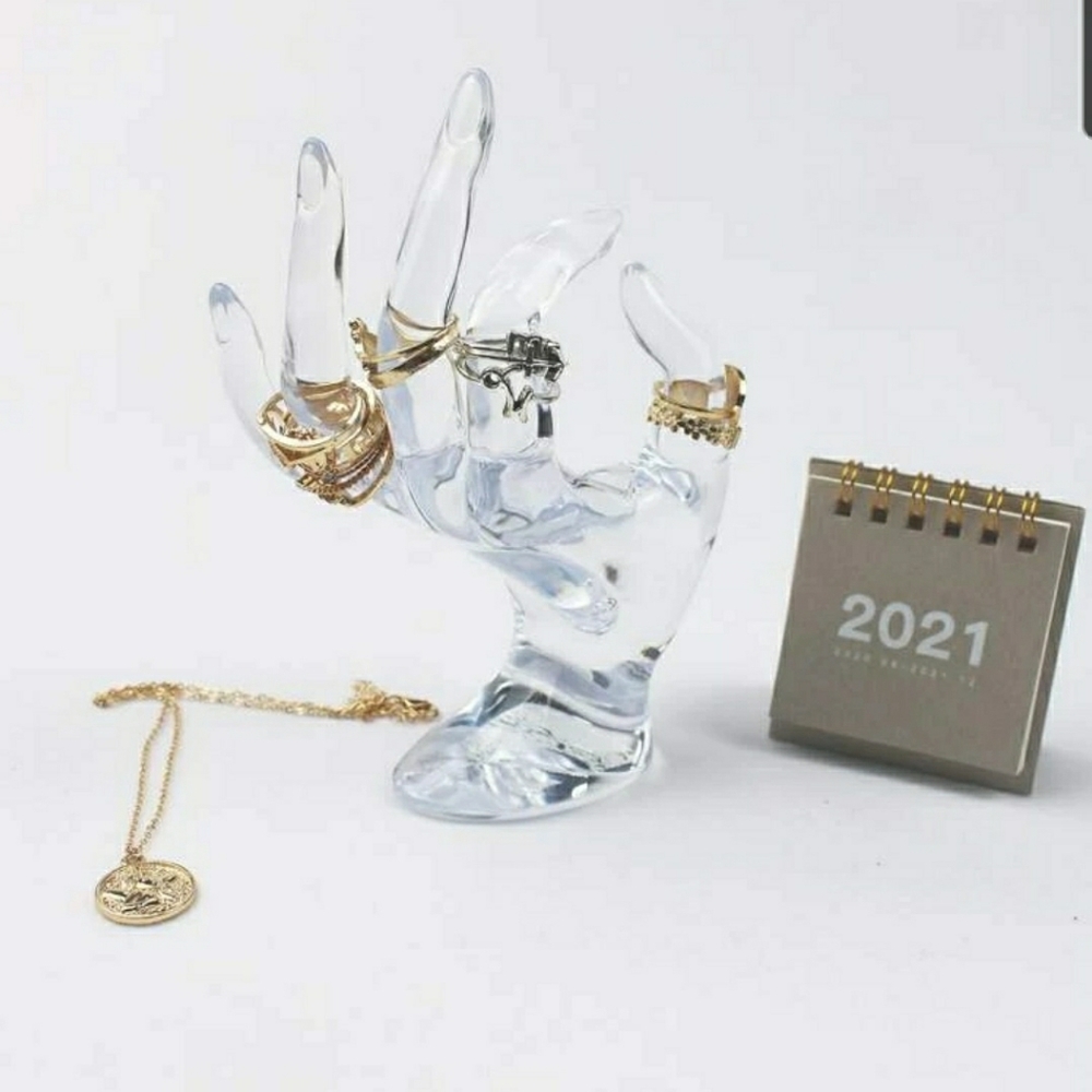 ACRYLIC JEWLERY HAND 🤚🏾💍